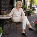 Monique van D.